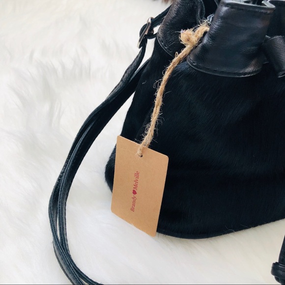 brandy melville • mini black bucket bag fur - Picture 7 of 8
